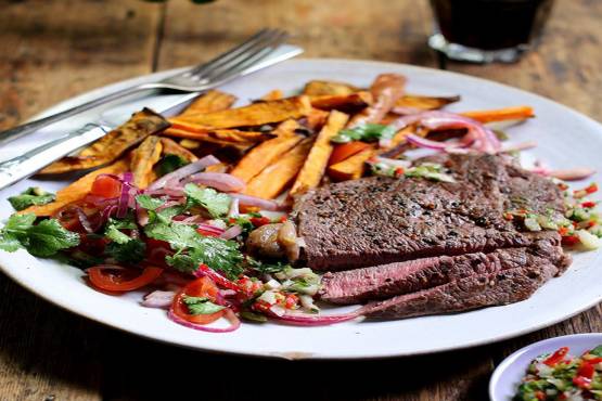 Potato chips with beef