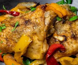 Chicken in Green pepper and Onion with Fried Rice