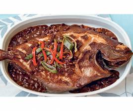 Fish in Black pepper sauce with Fried Rice